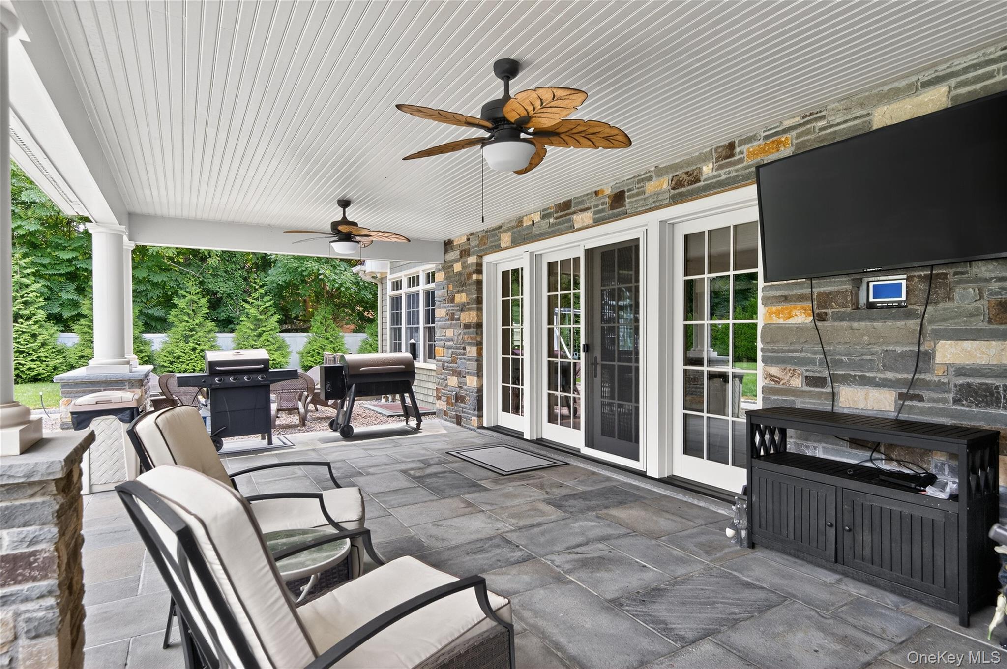 23 Gloria Lane, Huntington, NY 11743