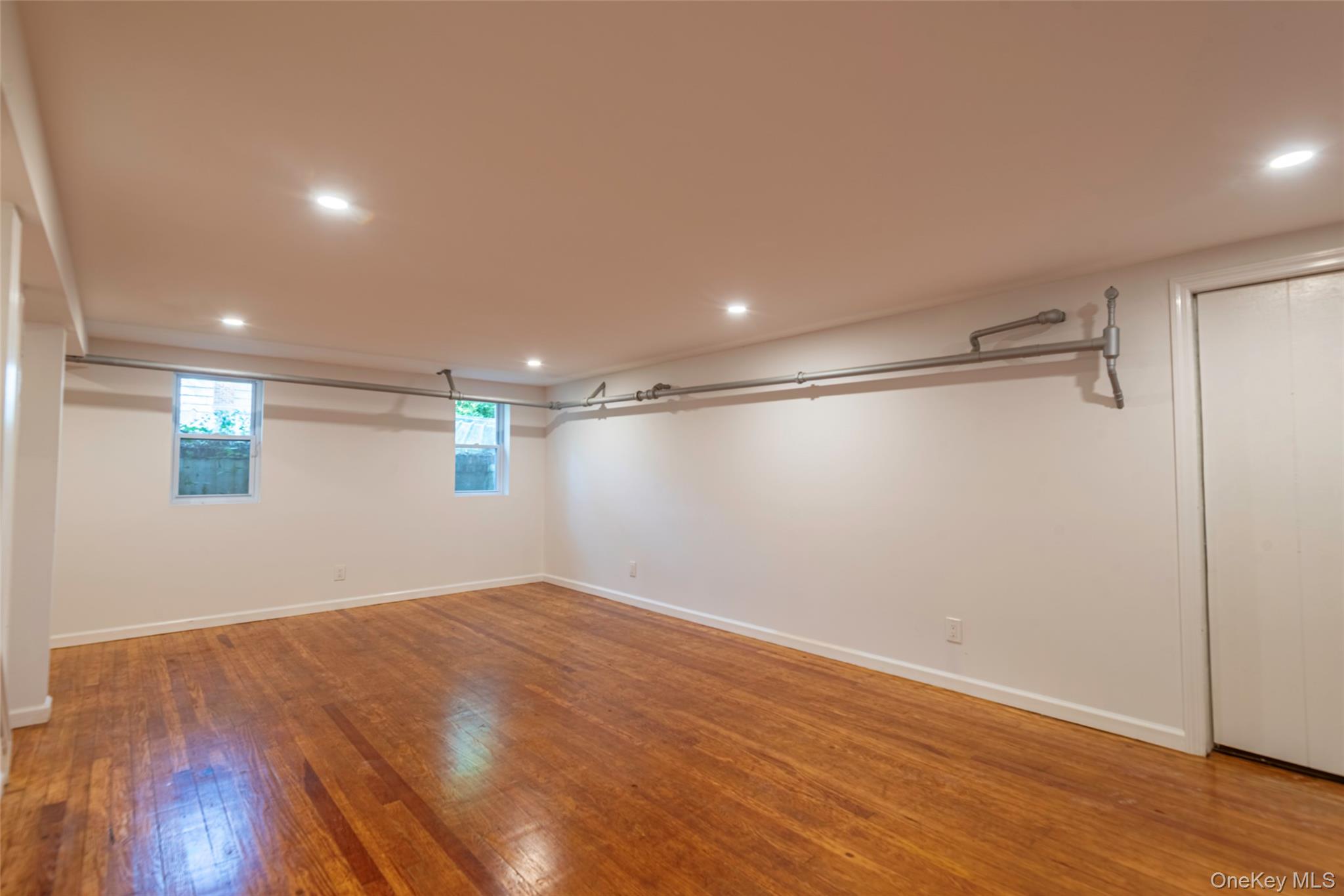 11 4th Road, Great Neck, NY 11021