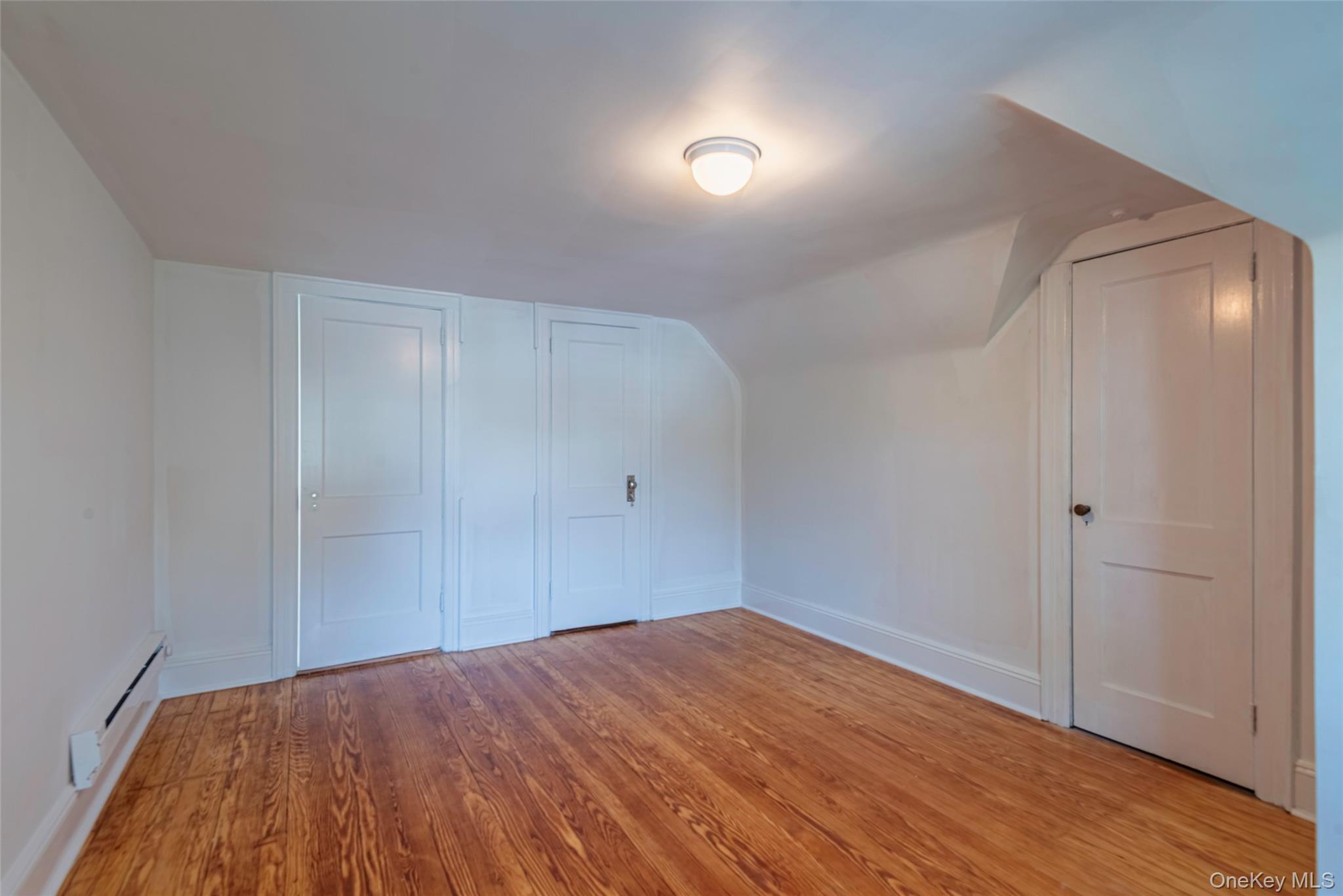 11 4th Road, Great Neck, NY 11021