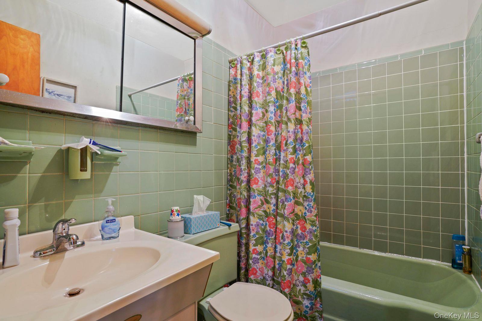 70-49 66th Place, Glendale, NY 11385