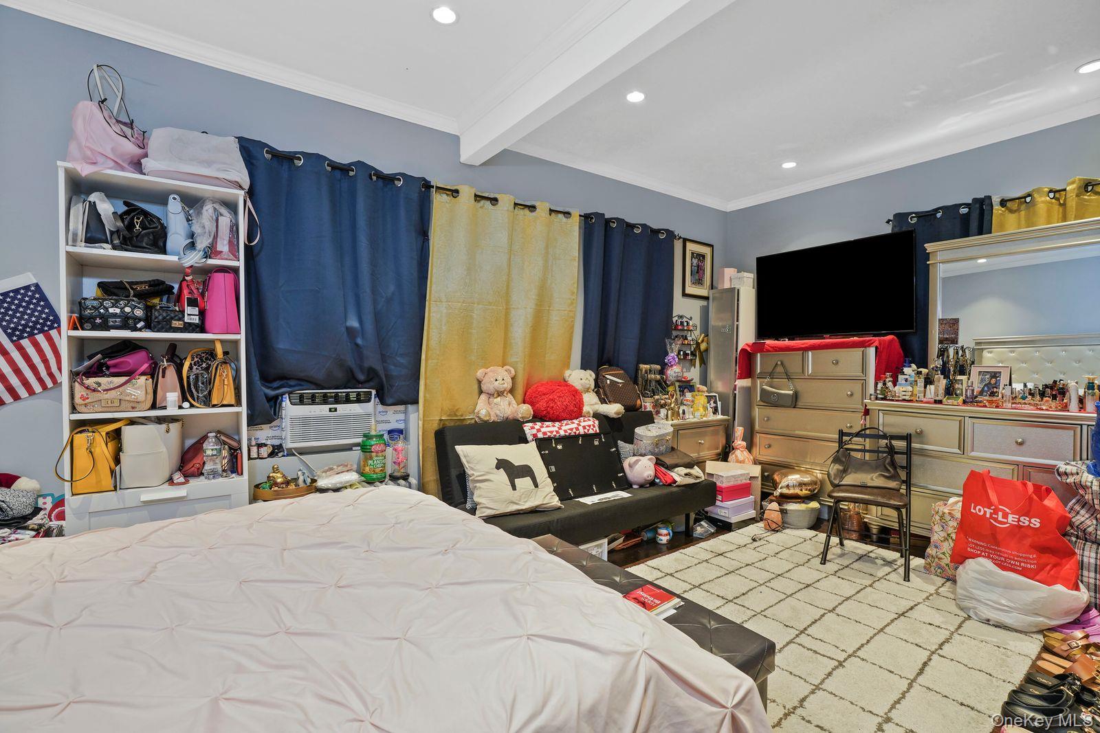 70-49 66th Place, Glendale, NY 11385