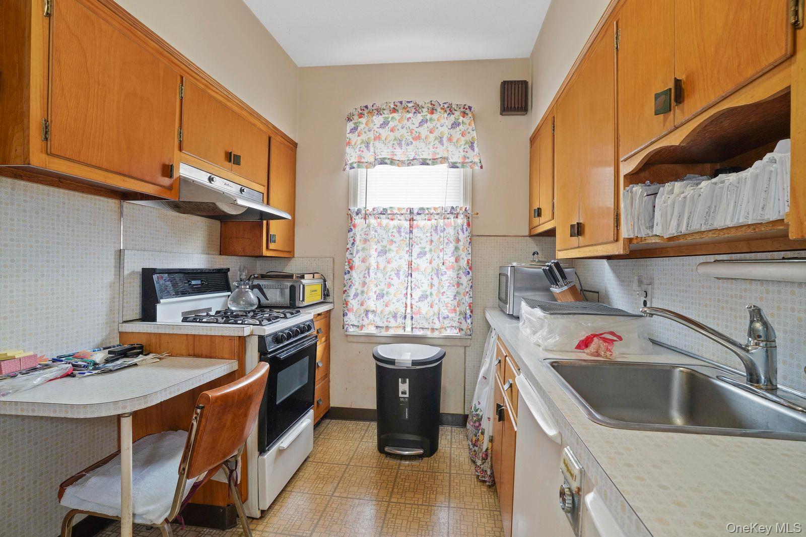 70-49 66th Place, Glendale, NY 11385