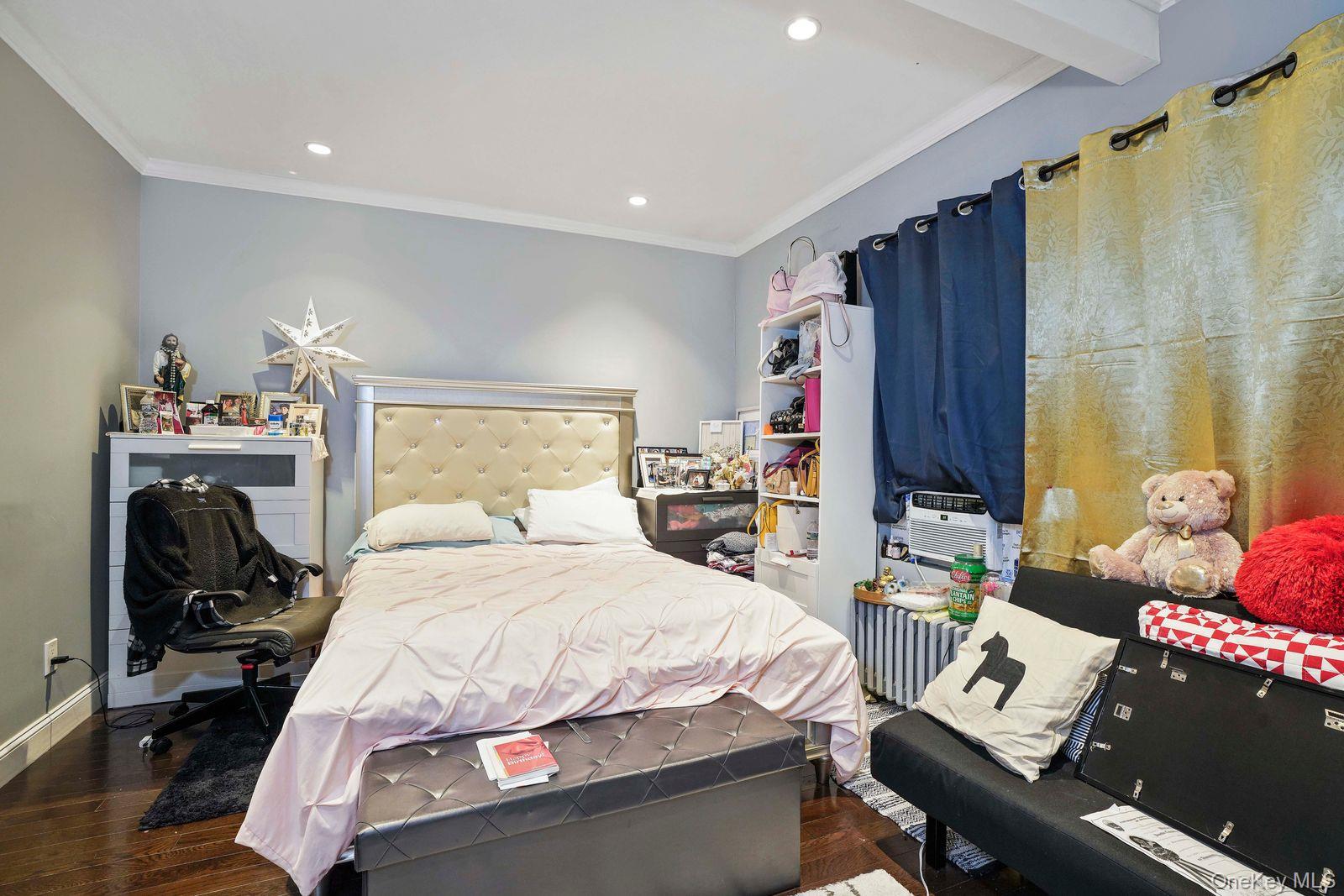 70-49 66th Place, Glendale, NY 11385