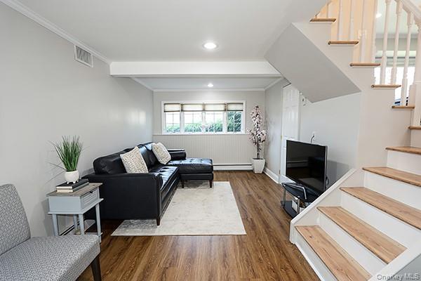 12 Barnum Avenue, Plainview, NY 11803