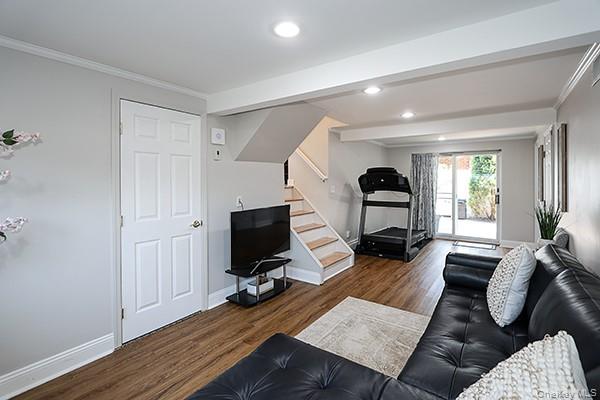 12 Barnum Avenue, Plainview, NY 11803