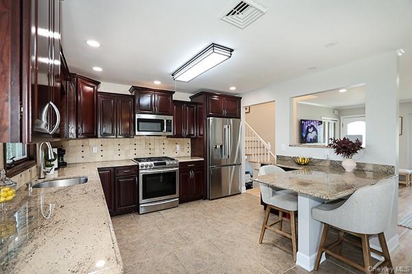 12 Barnum Avenue, Plainview, NY 11803