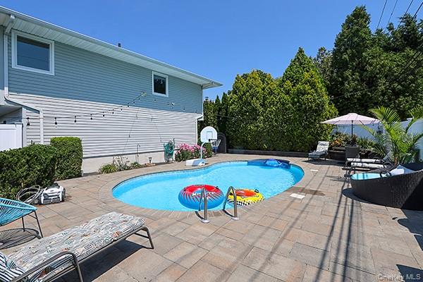 12 Barnum Avenue, Plainview, NY 11803