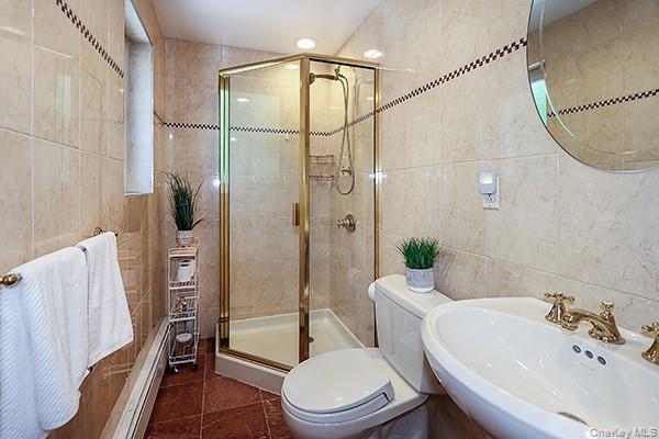 12 Barnum Avenue, Plainview, NY 11803