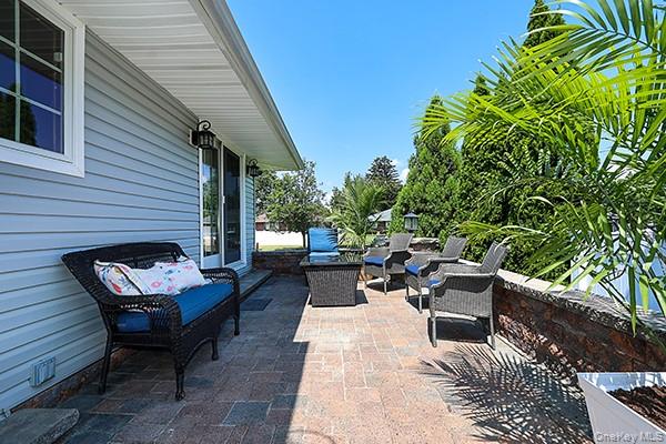 12 Barnum Avenue, Plainview, NY 11803