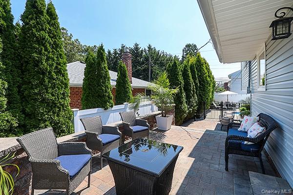 12 Barnum Avenue, Plainview, NY 11803