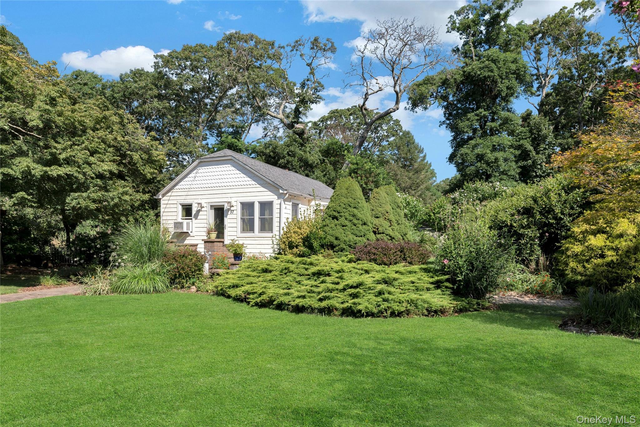 57 Flower Road, Mastic Beach, NY 11951