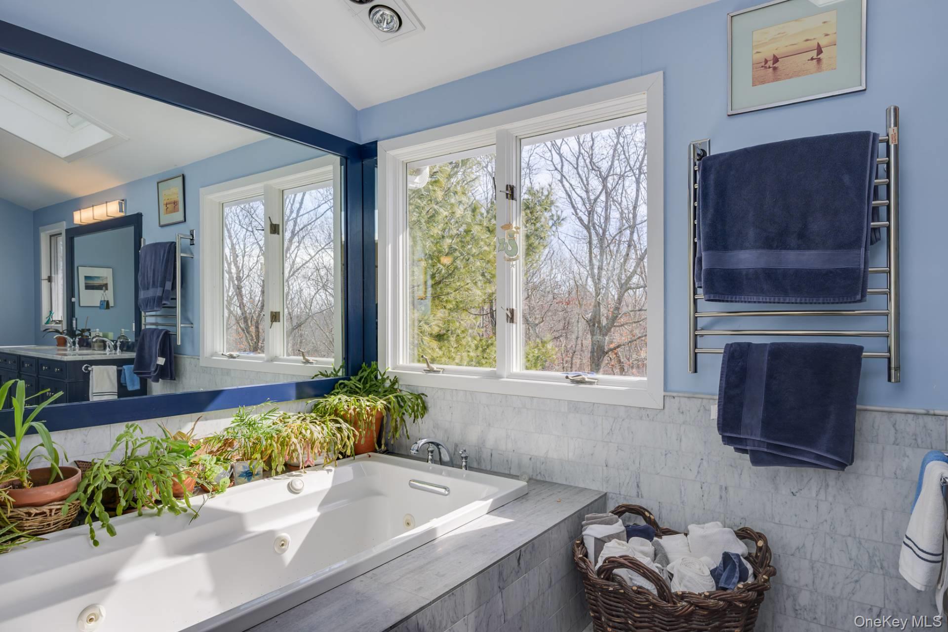 6 Trail Court, Water Mill, NY 11976