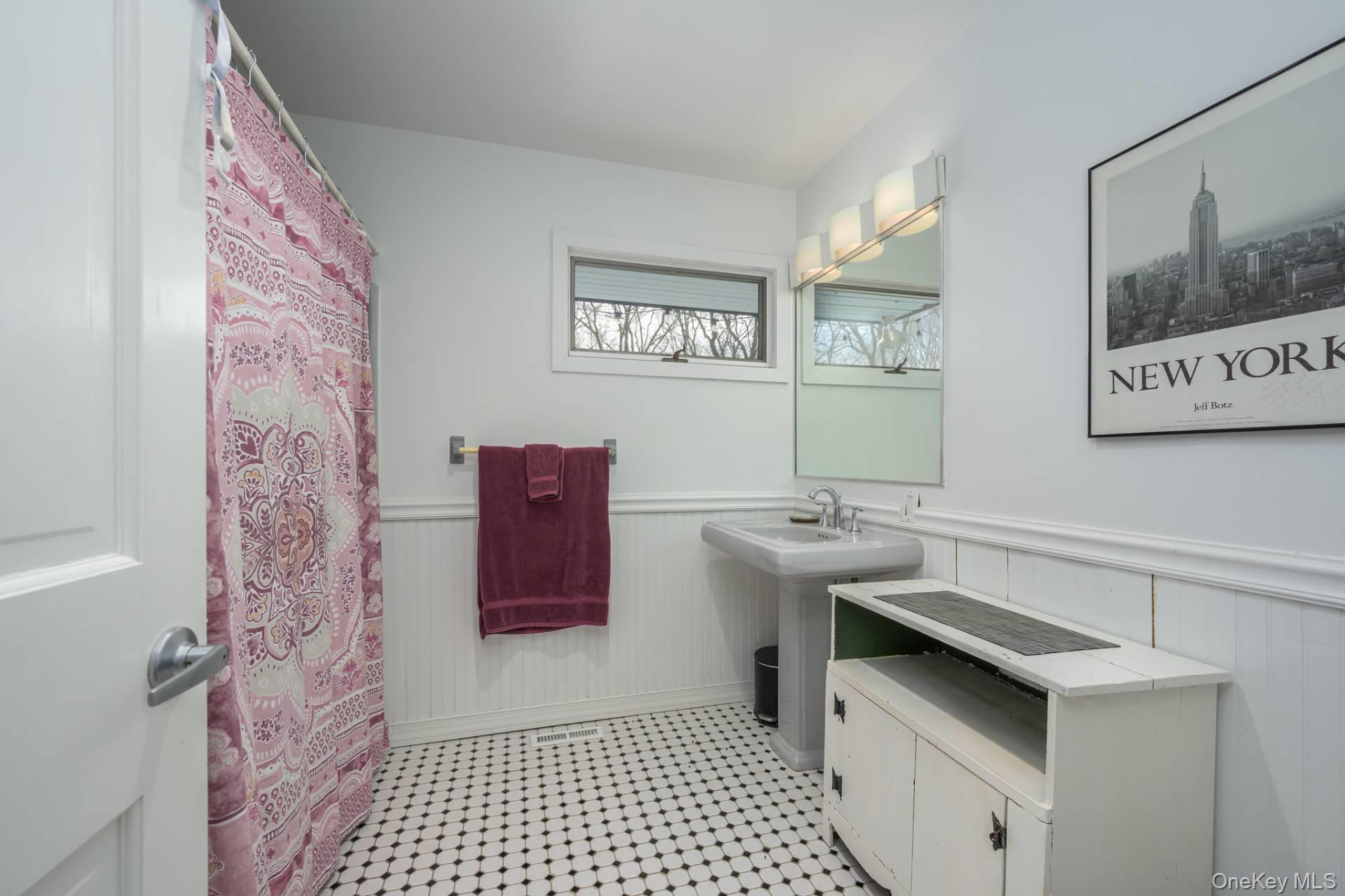 6 Trail Court, Water Mill, NY 11976