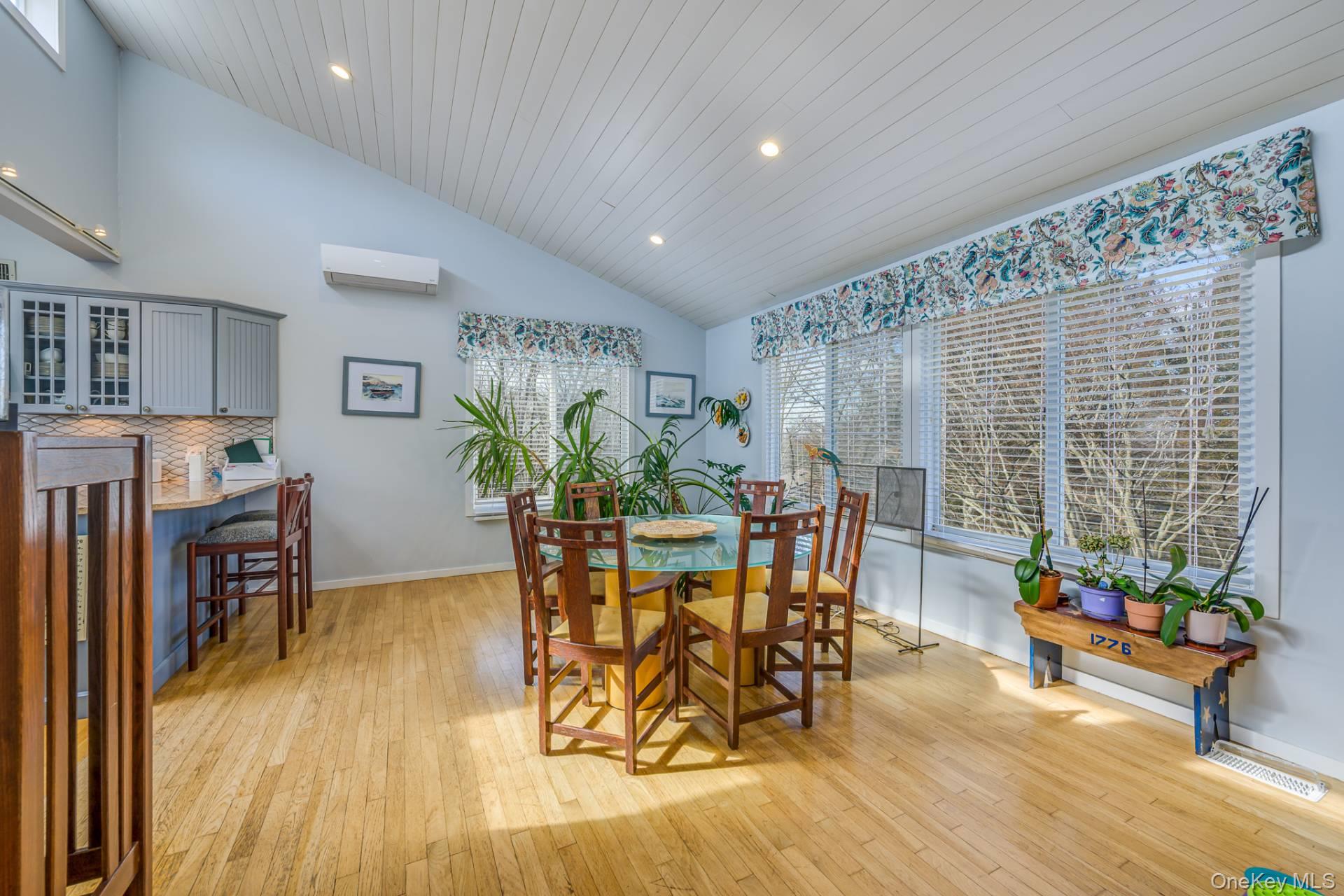 6 Trail Court, Water Mill, NY 11976