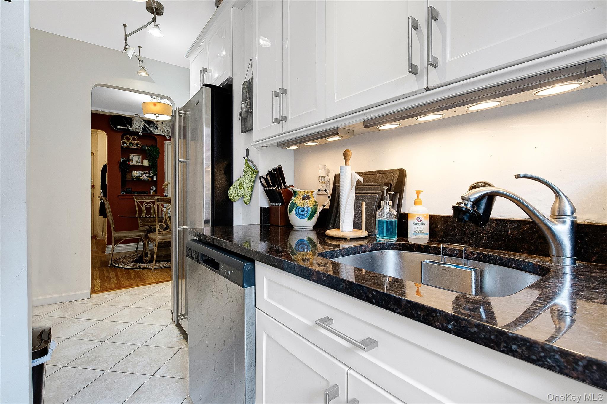 68-63 108th Street # 2D, Forest Hills, NY 11375