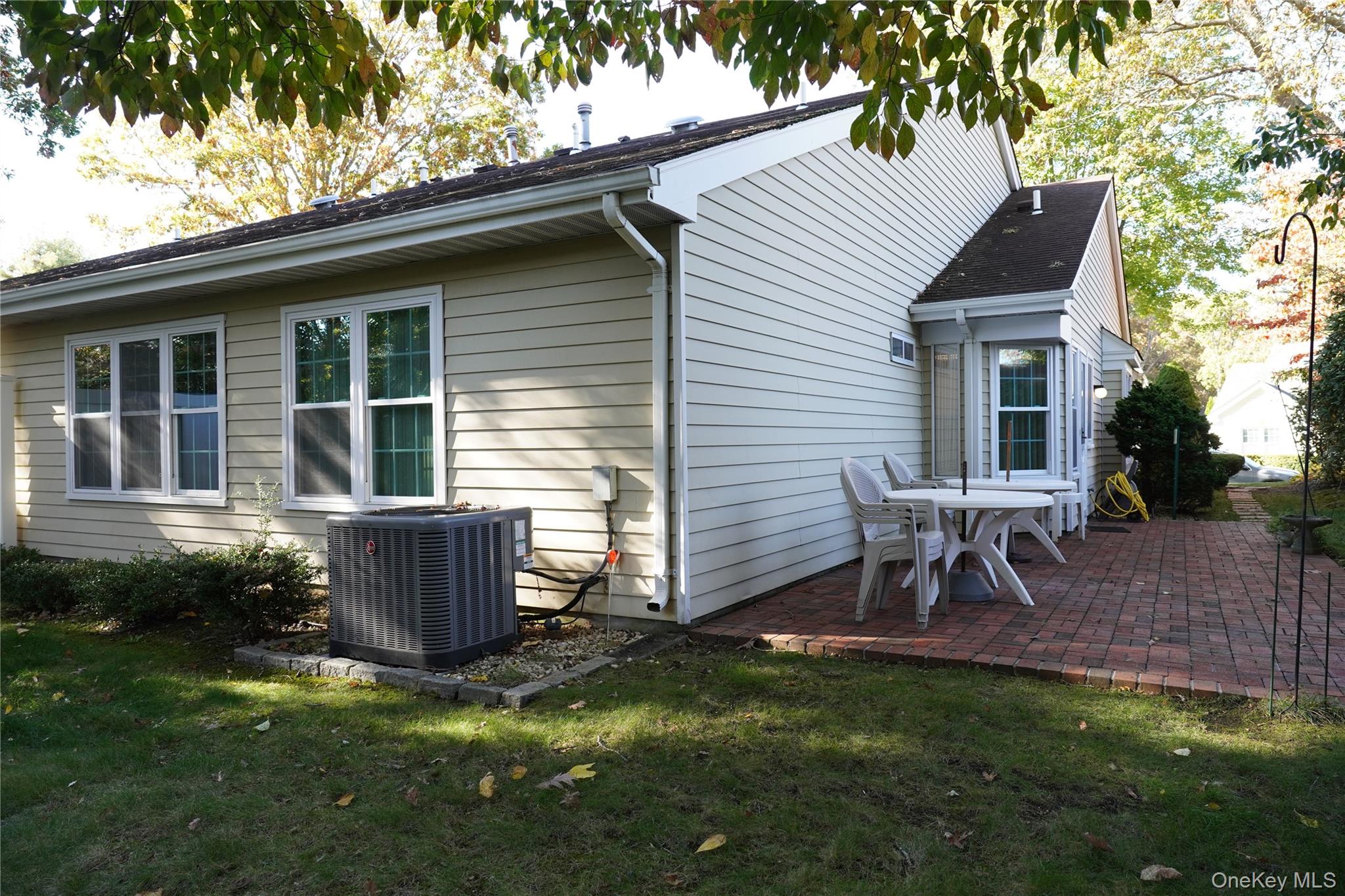 12 Baldwin Court, Ridge, NY 11961