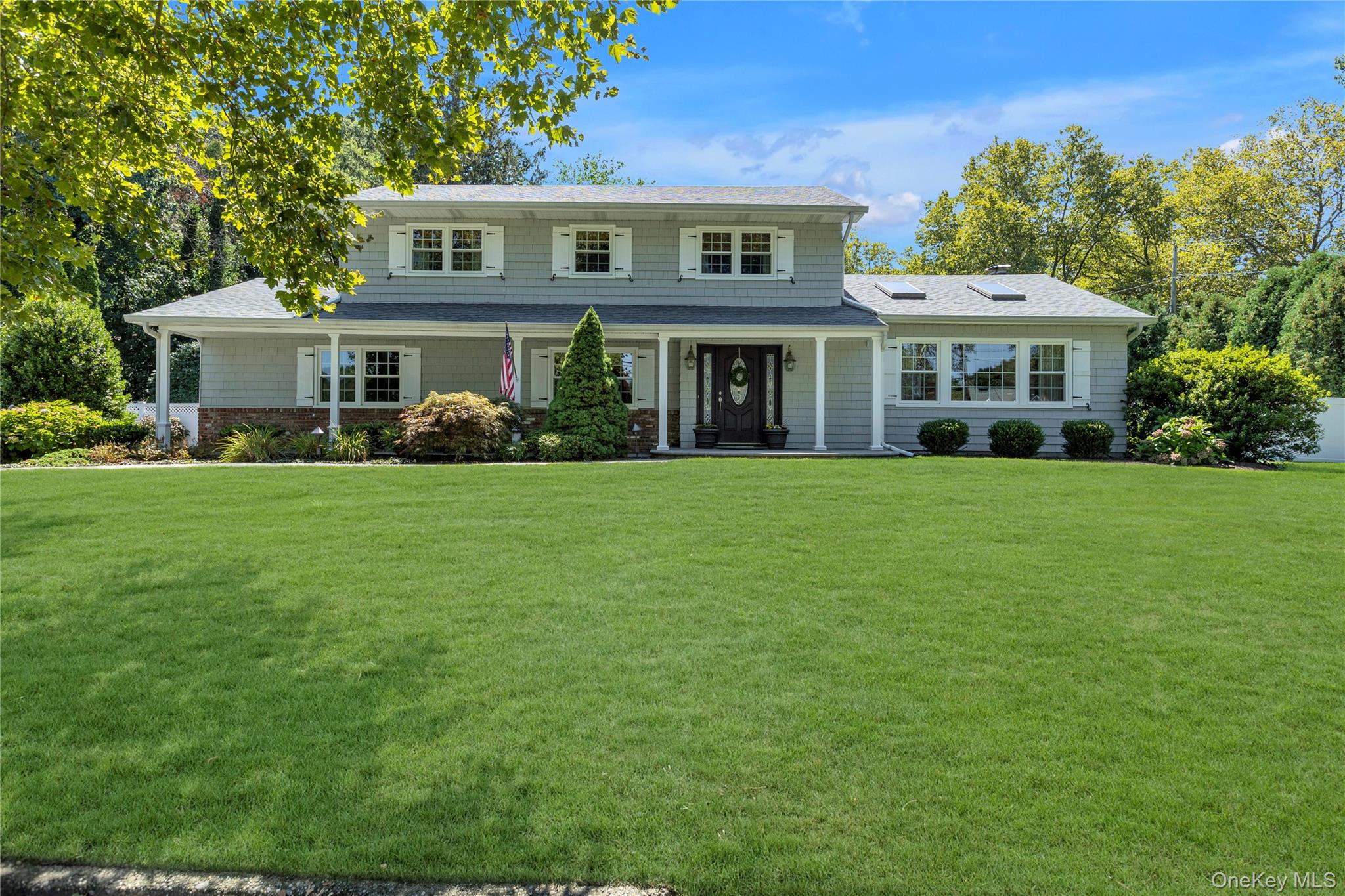 21 Drake Place, Northport, NY 11768