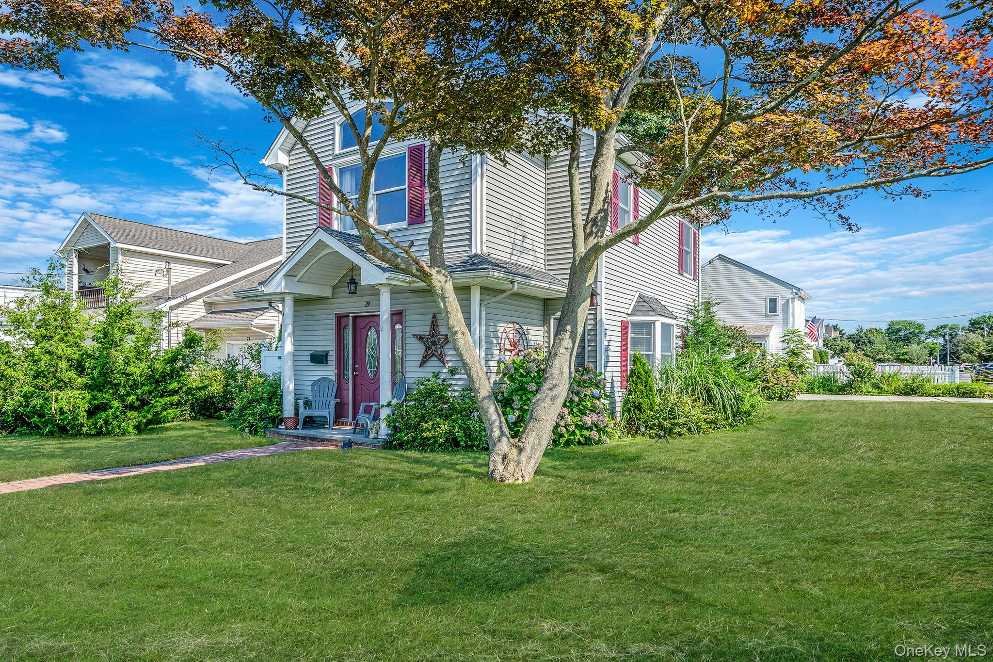 29 North Plaza, Amity Harbor, NY 11701