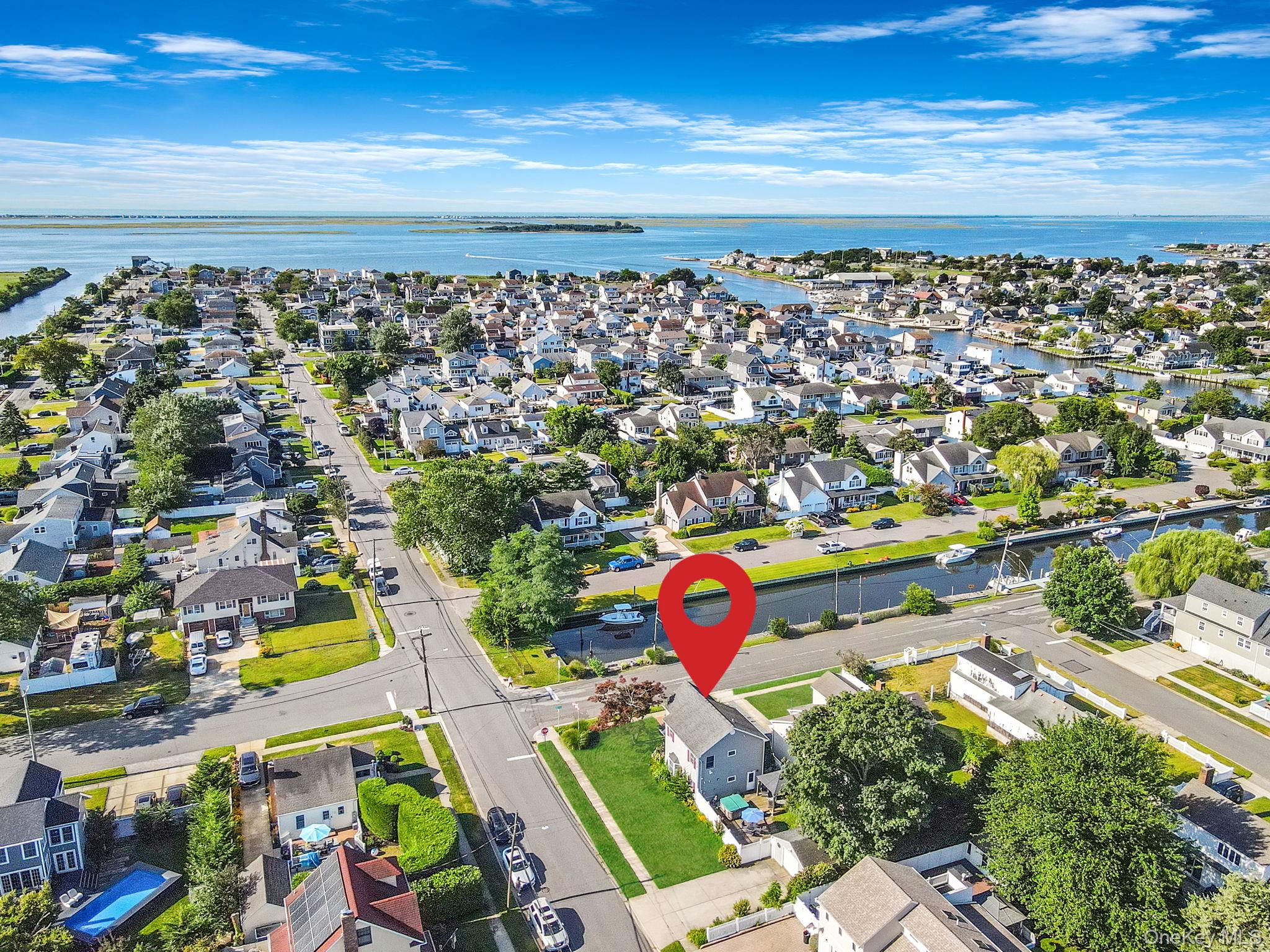 29 North Plaza, Amity Harbor, NY 11701