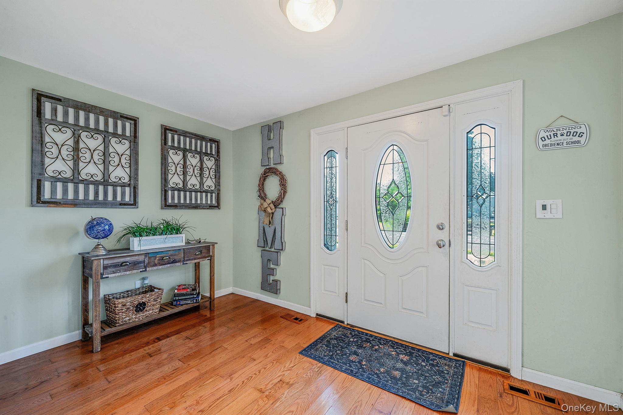 29 North Plaza, Amity Harbor, NY 11701