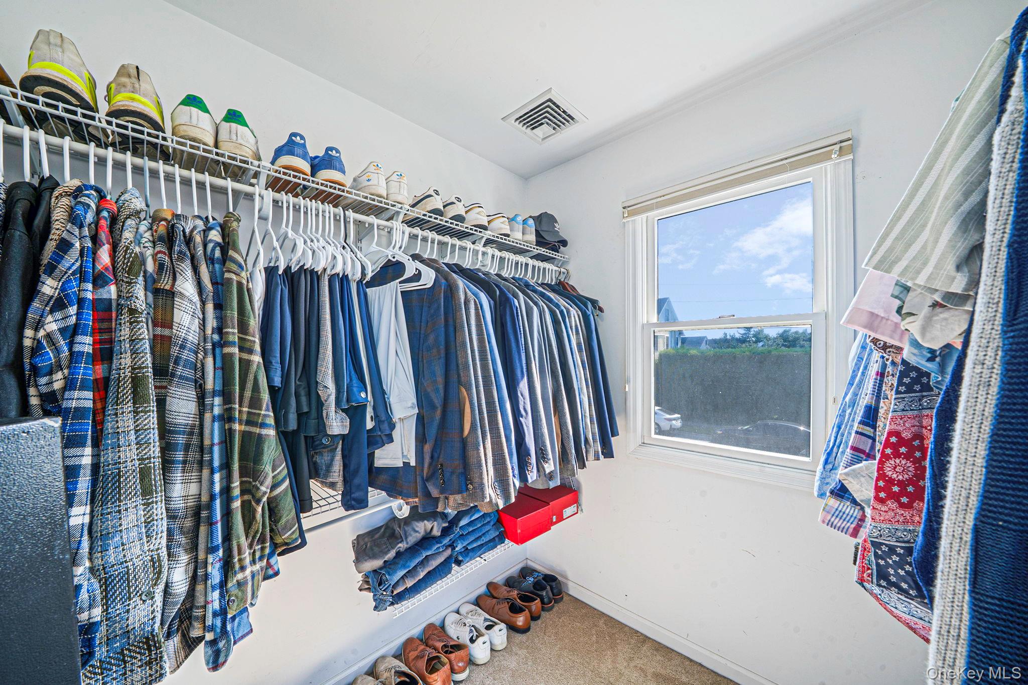 29 North Plaza, Amity Harbor, NY 11701