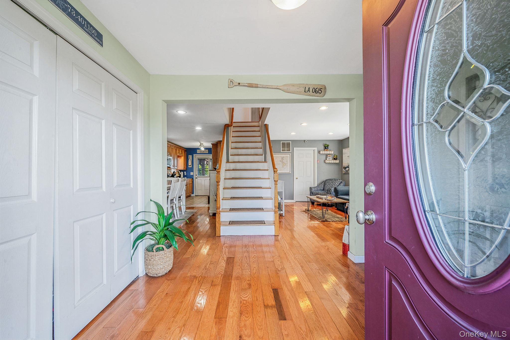 29 North Plaza, Amity Harbor, NY 11701