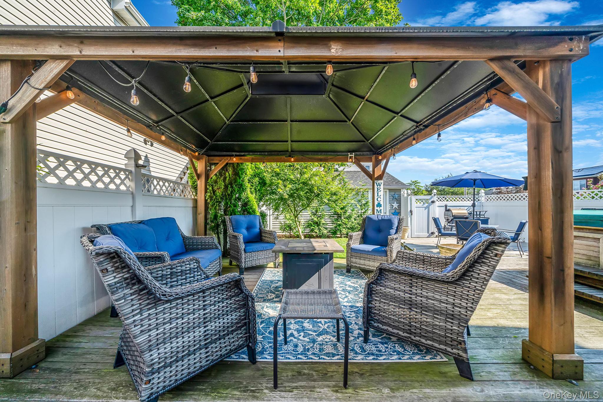 29 North Plaza, Amity Harbor, NY 11701