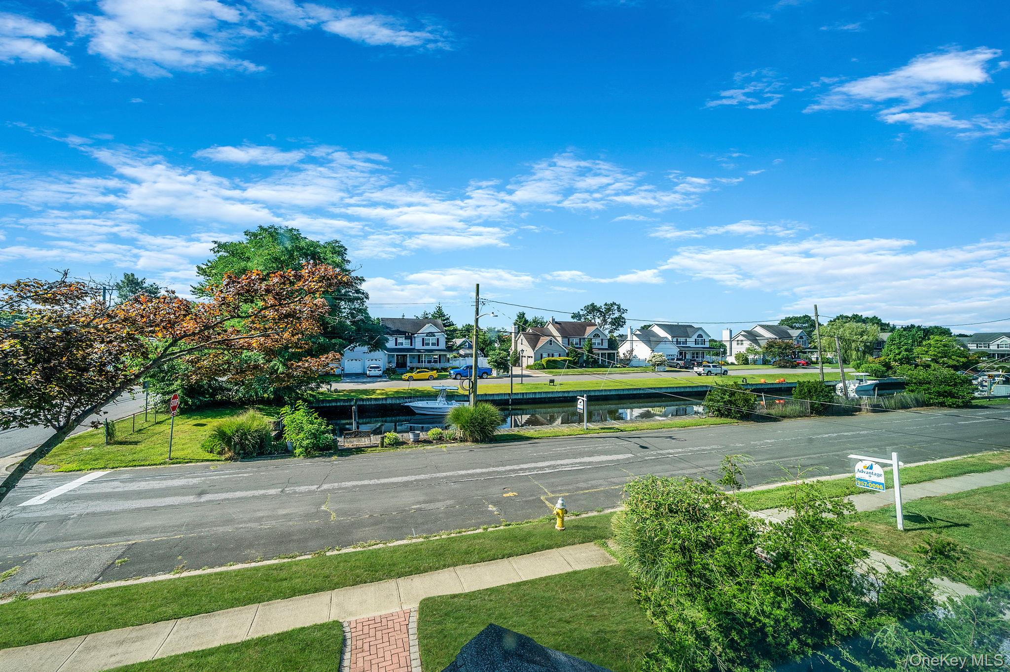 29 North Plaza, Amity Harbor, NY 11701