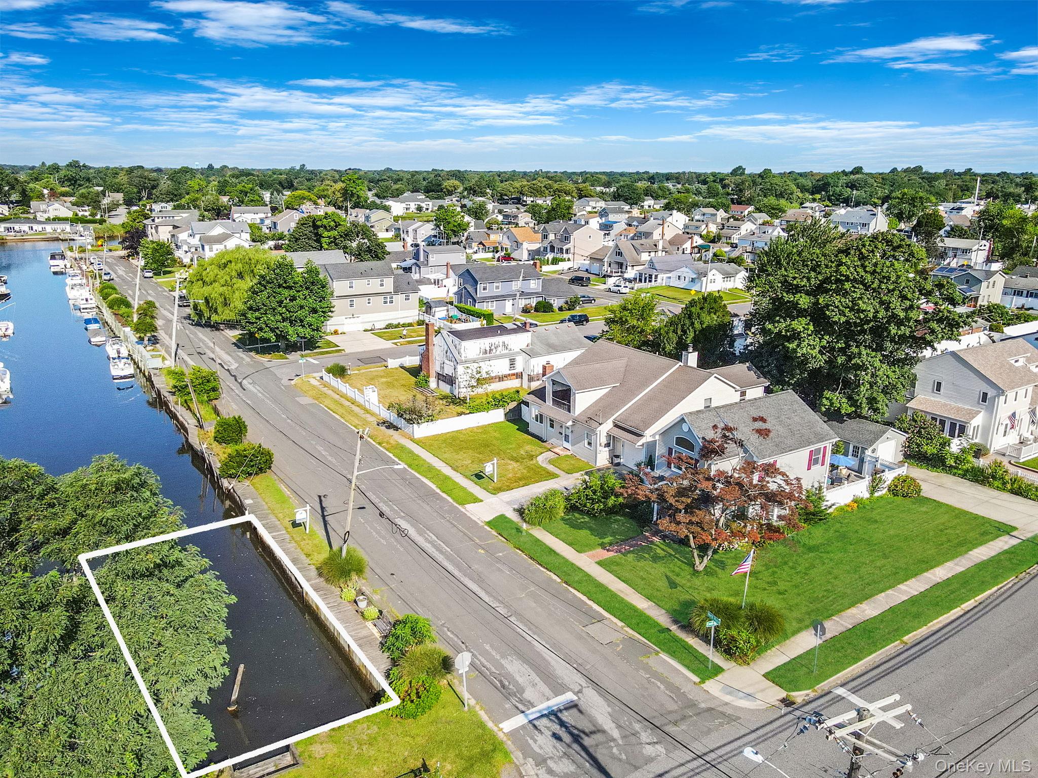 29 North Plaza, Amity Harbor, NY 11701