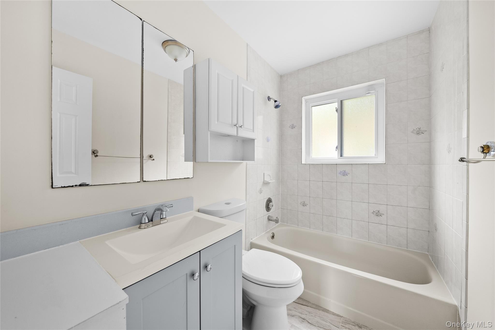 59 Breeze Avenue, Ronkonkoma, NY 11779