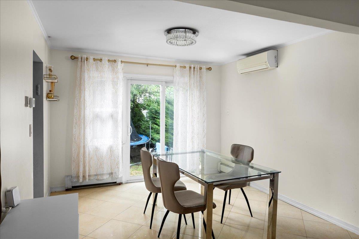 559 Arlington Place, Cedarhurst, NY 11516