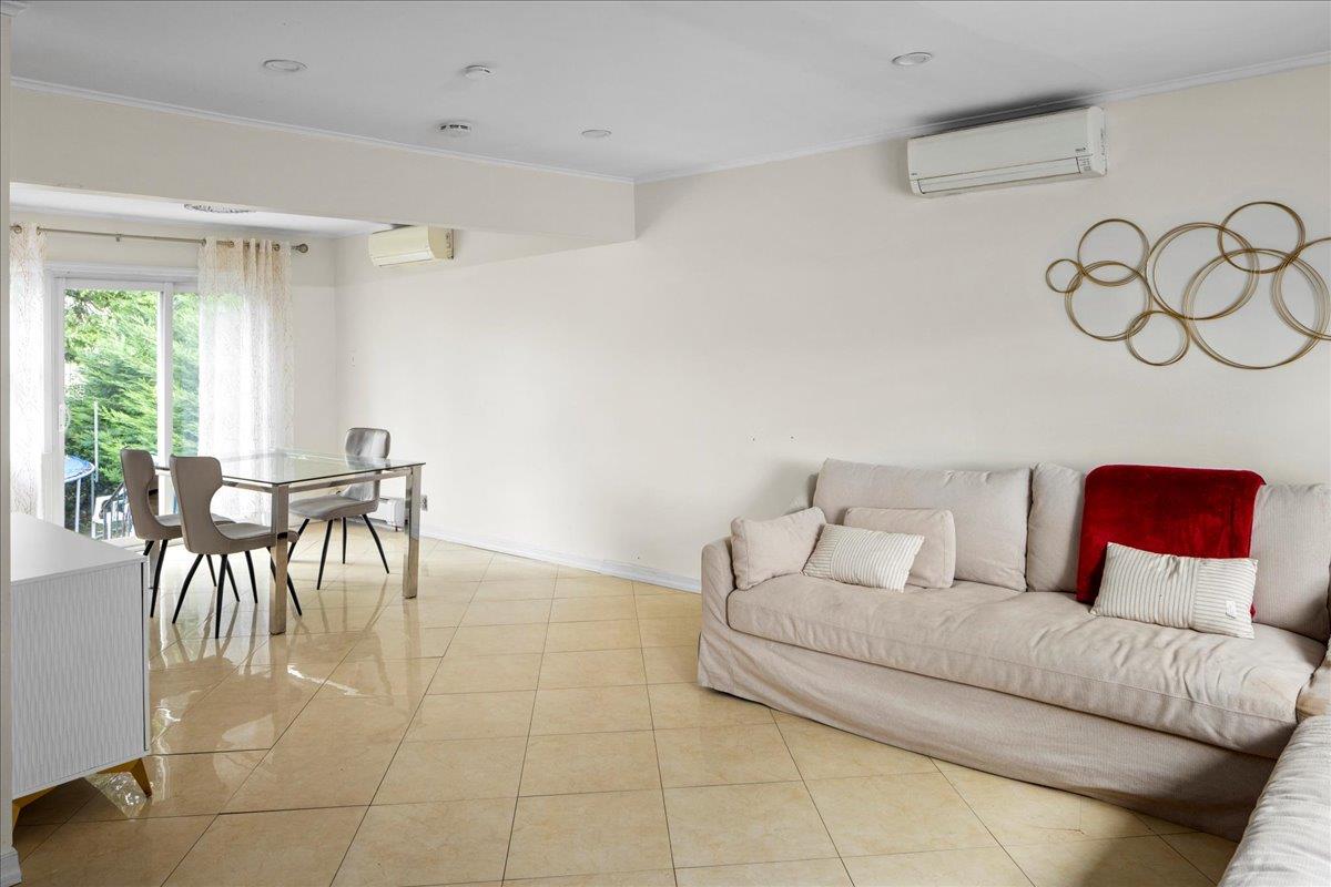 559 Arlington Place, Cedarhurst, NY 11516