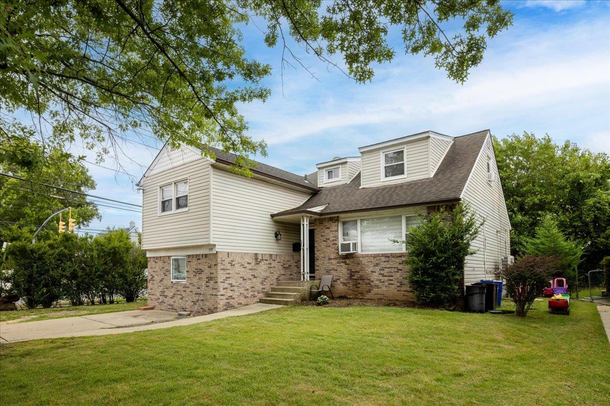 559 Arlington Place, Cedarhurst, NY 11516