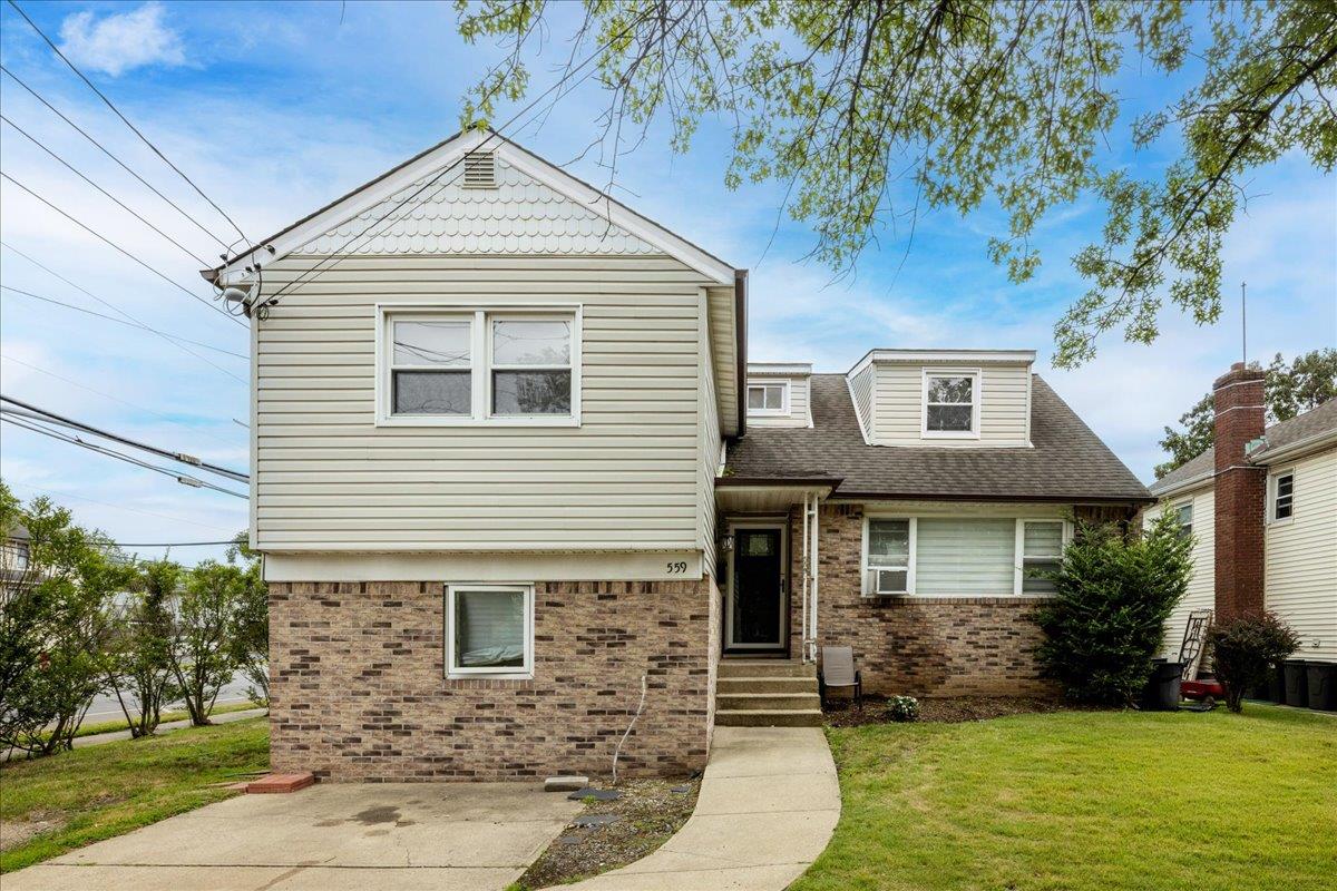 559 Arlington Place, Cedarhurst, NY 11516