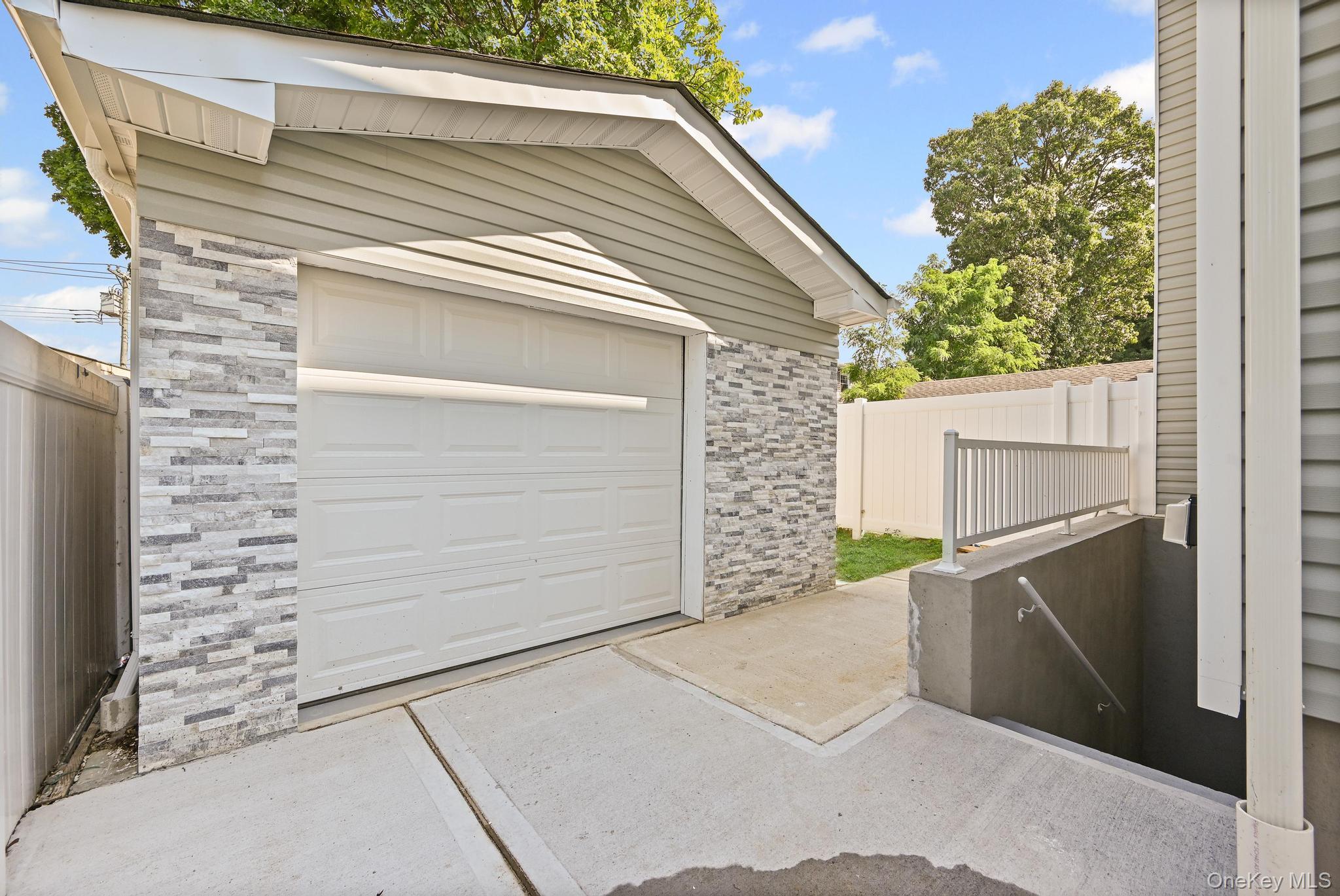 18821 118th Avenue, Saint Albans, NY 11412