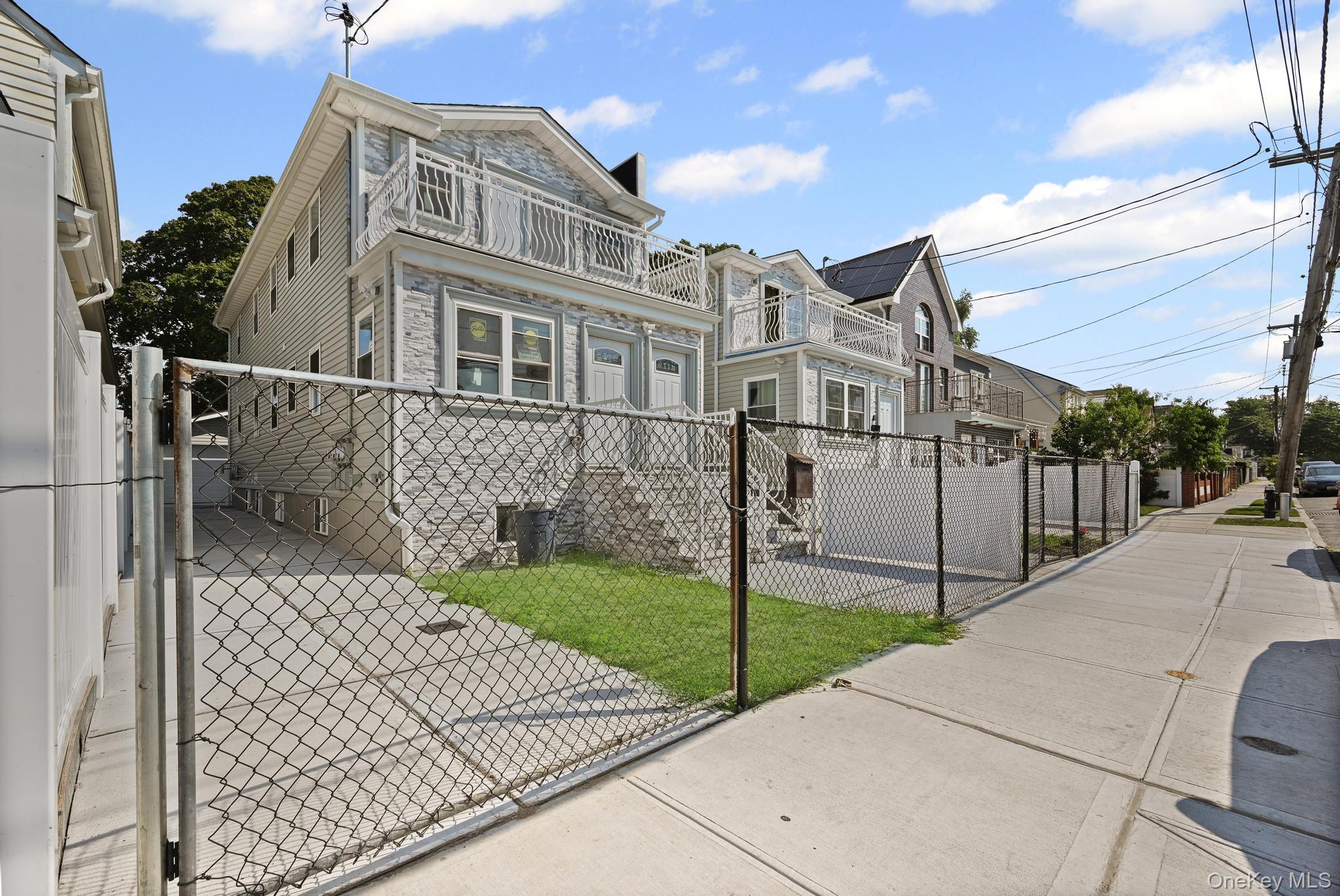 18821 118th Avenue, Saint Albans, NY 11412