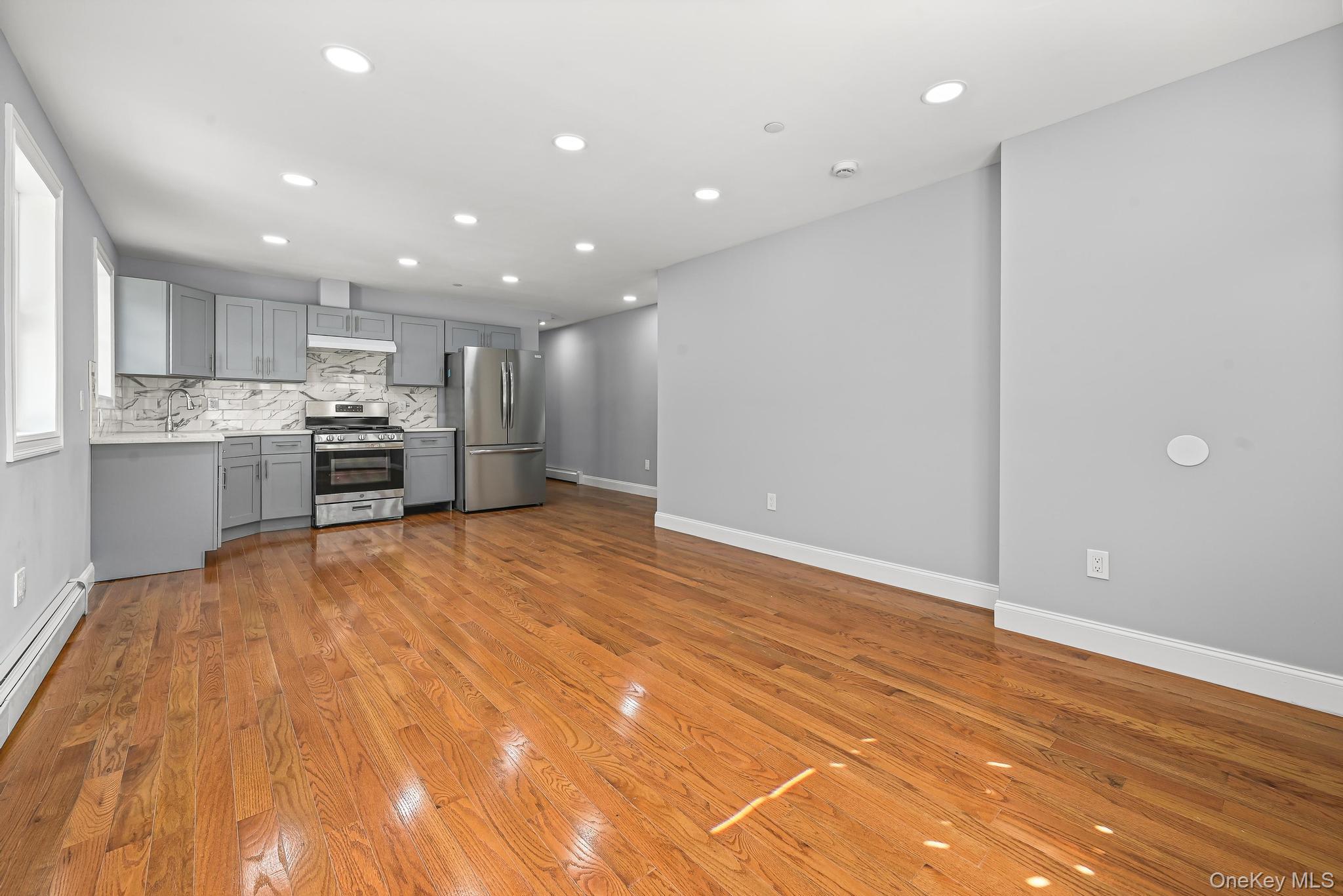 18821 118th Avenue, Saint Albans, NY 11412