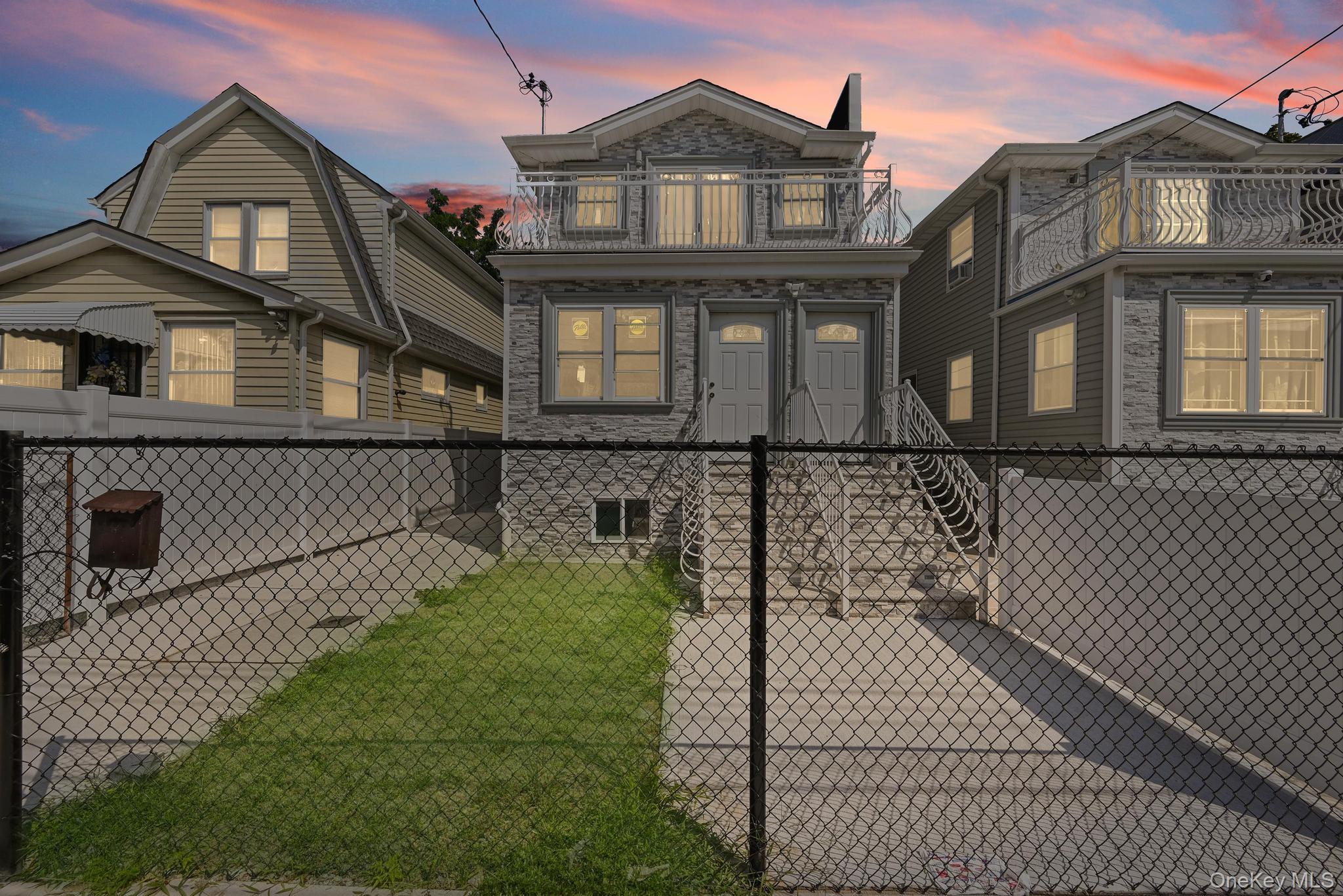 18821 118th Avenue, Saint Albans, NY 11412