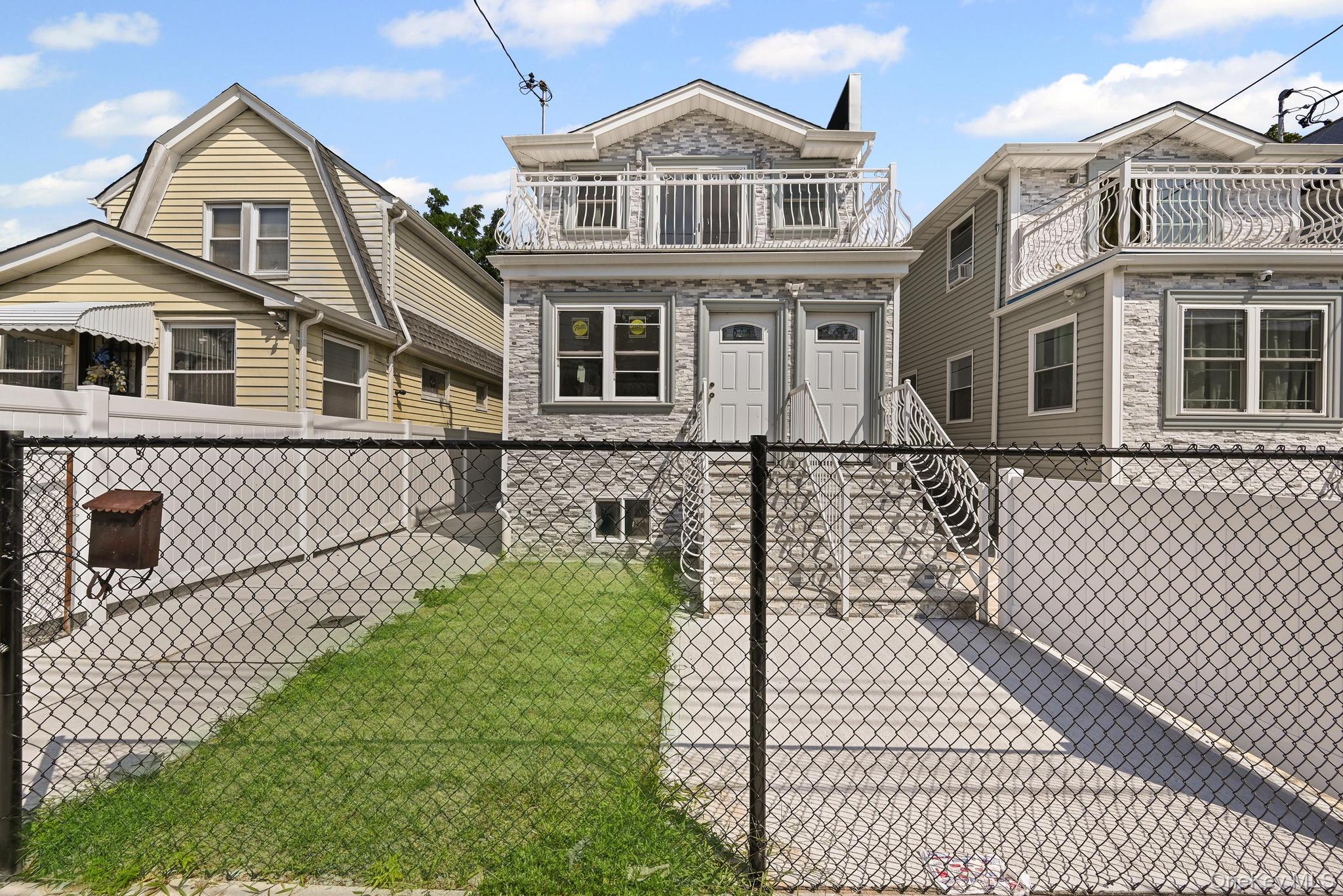 18821 118th Avenue, Saint Albans, NY 11412