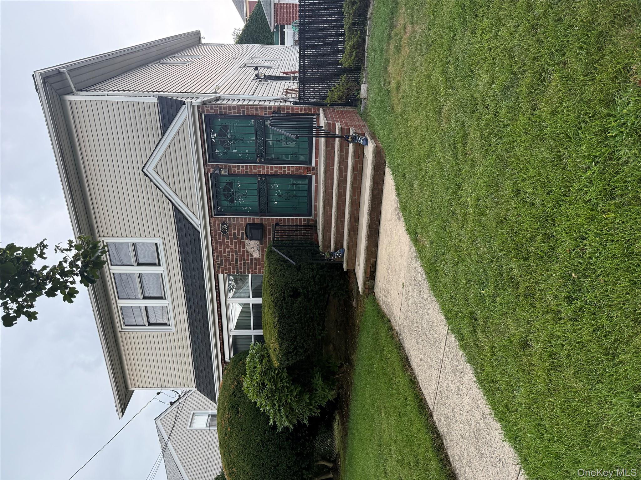 235 Jefferson Avenue, Mineola, NY 11501