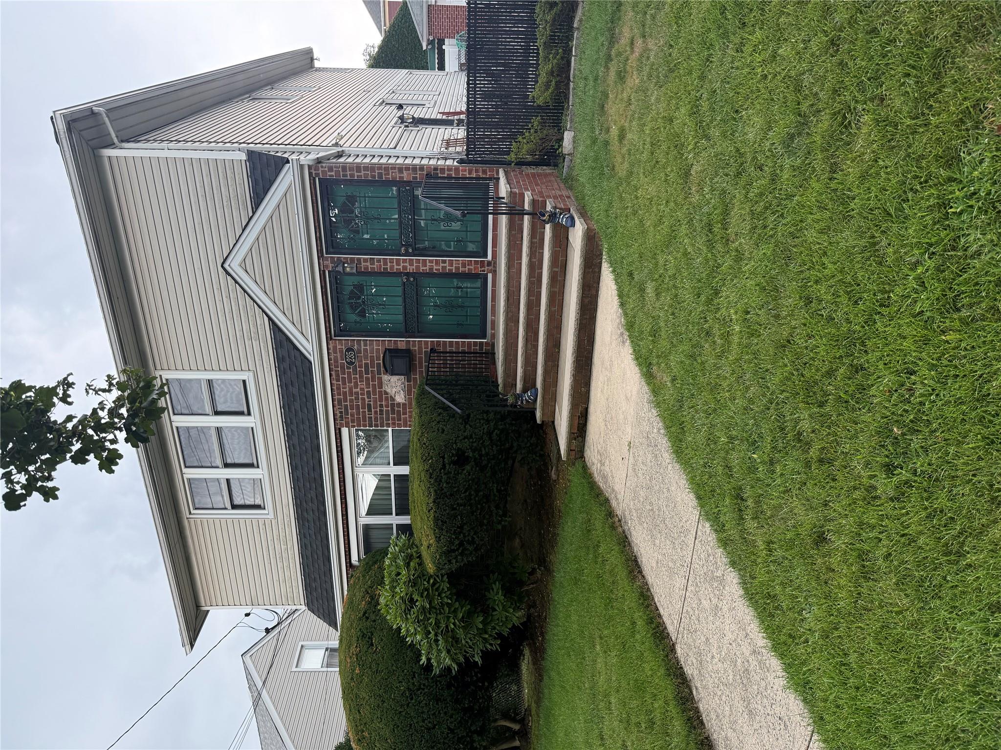 235 Jefferson Avenue, Mineola, NY 11501
