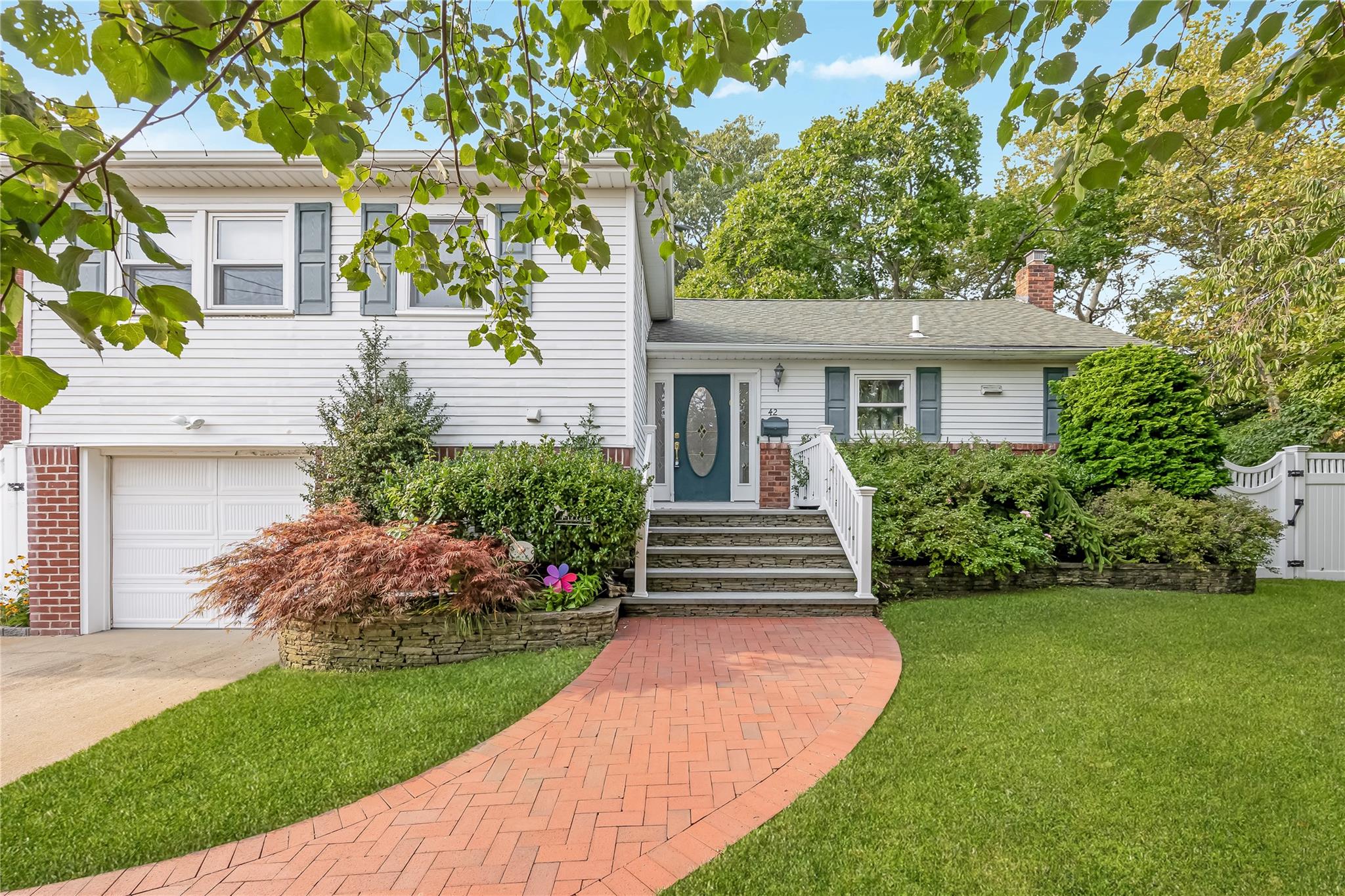 42 Richard Place, Massapequa Park, NY 11762