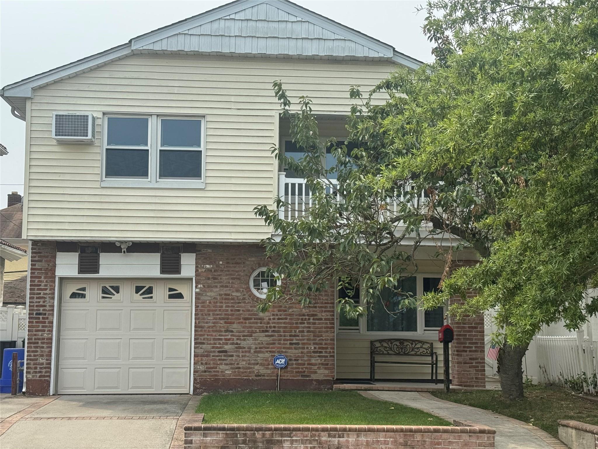 270 W Hudson Street, Long Beach, NY 11561