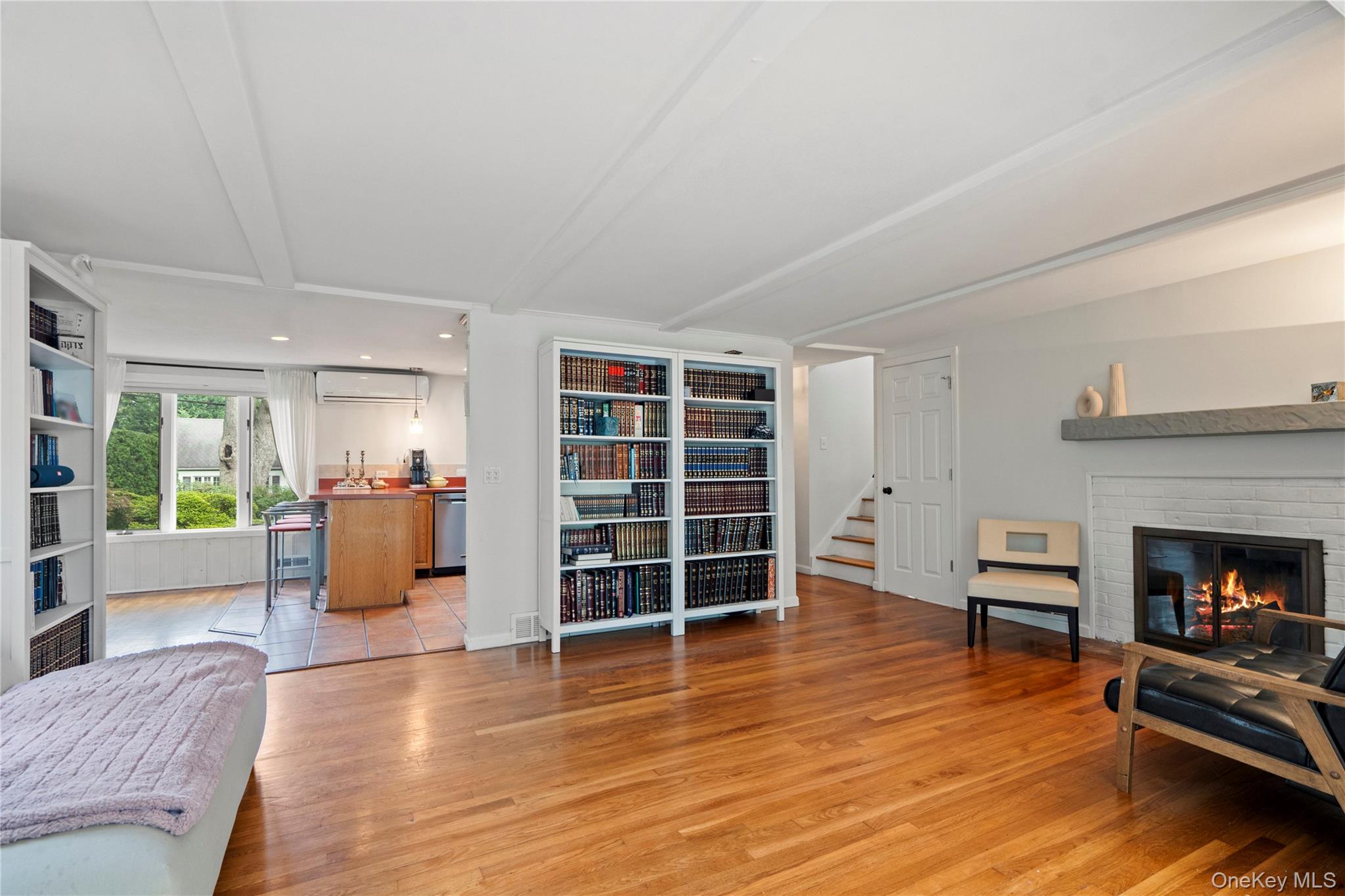 7 Meriden Place, Melville, NY 11747