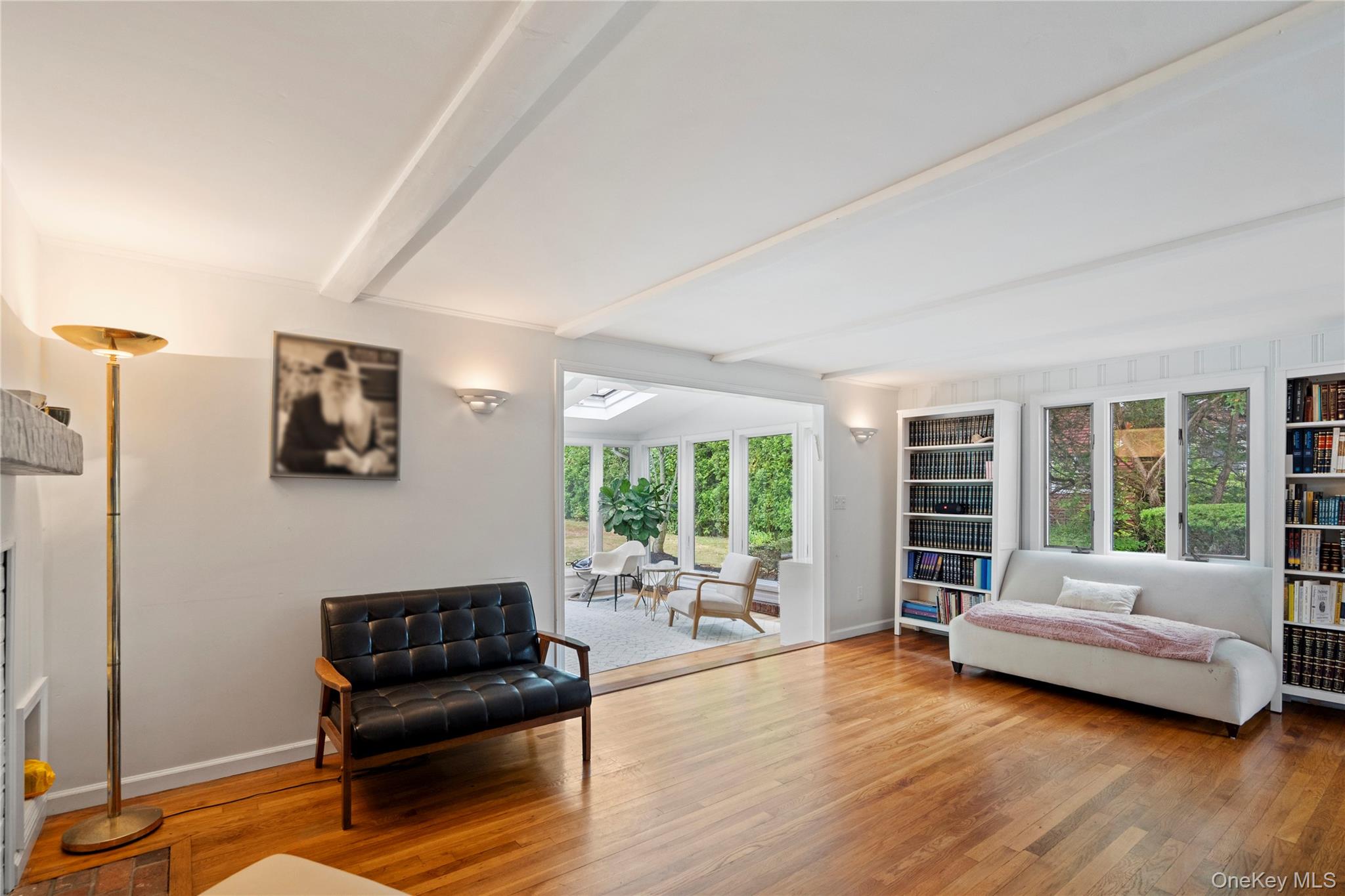 7 Meriden Place, Melville, NY 11747