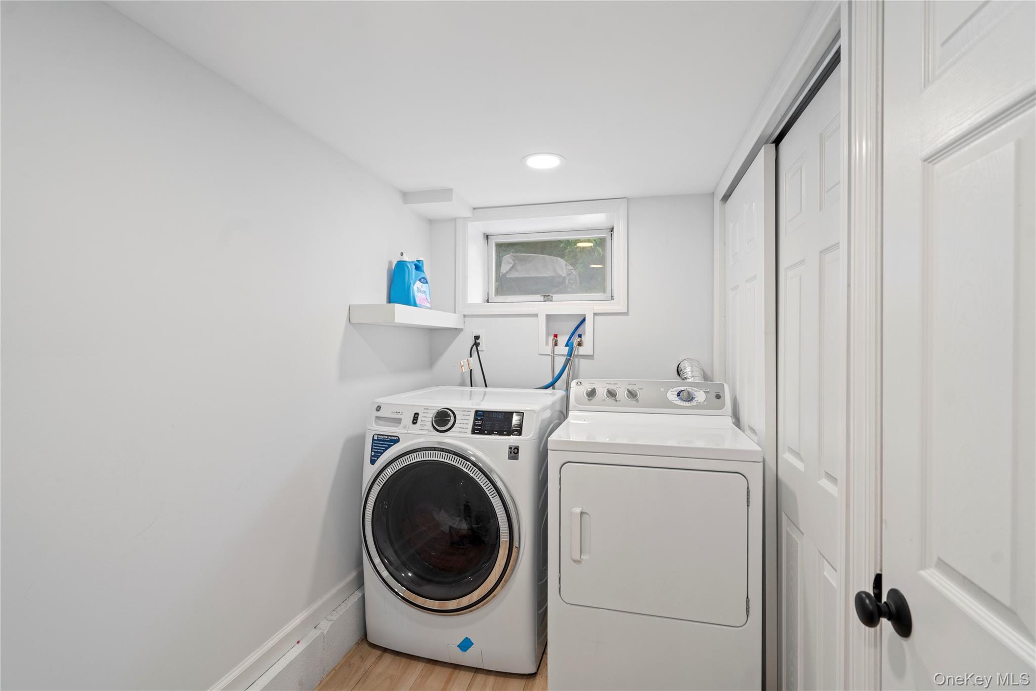 7 Meriden Place, Melville, NY 11747