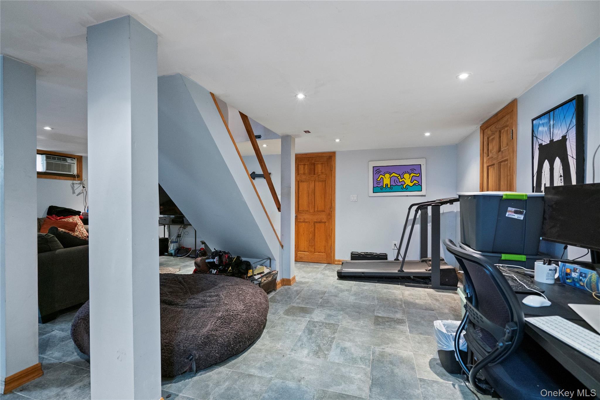 25 Hillside Avenue, Woodbury, NY 11797