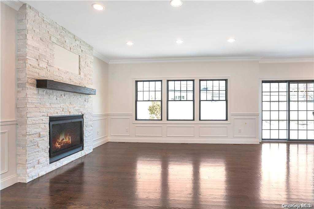 21 Cypress Avenue, Bethpage, NY 11714