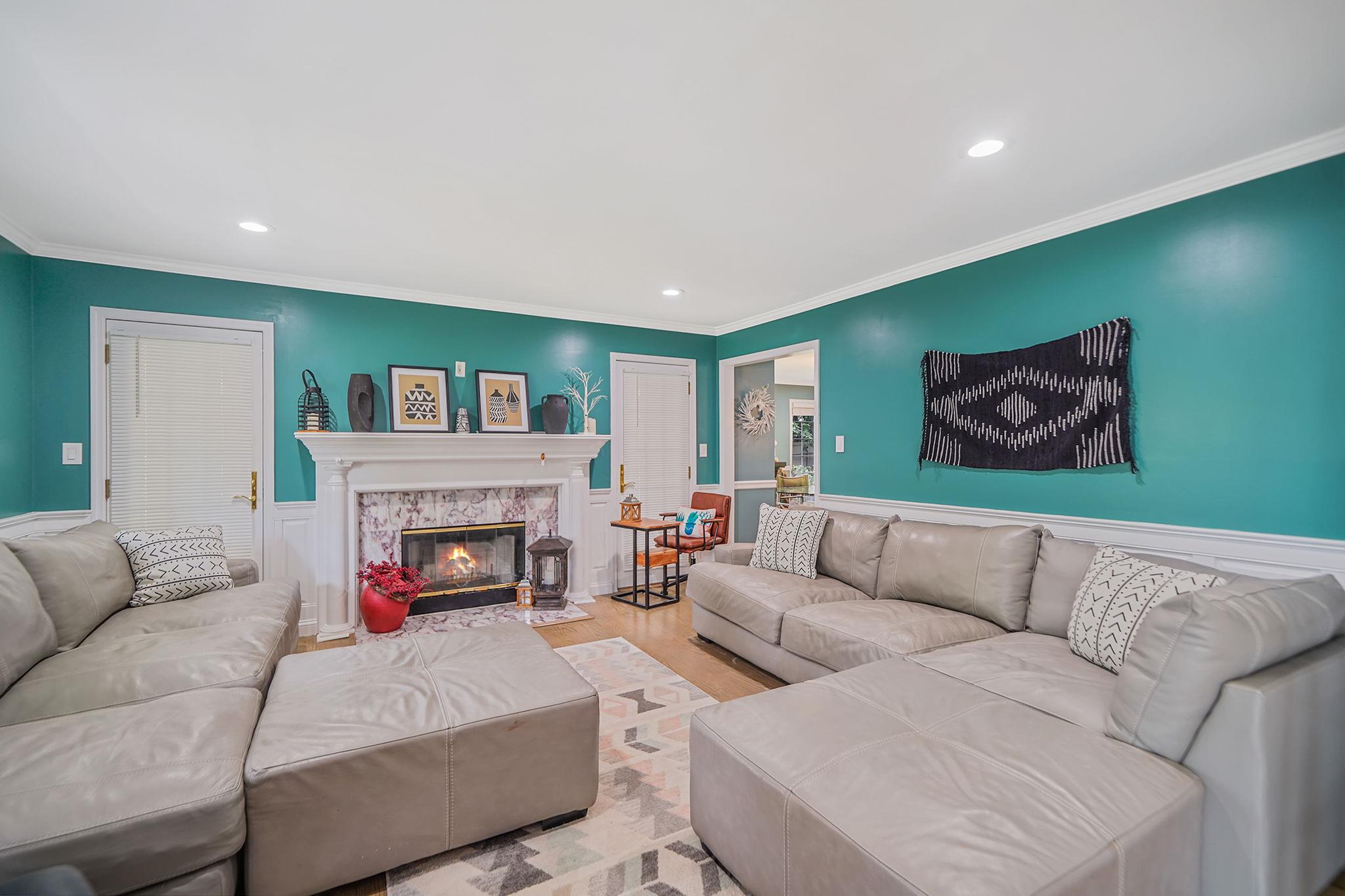 12 Griffen Court, Miller Place, NY 11764