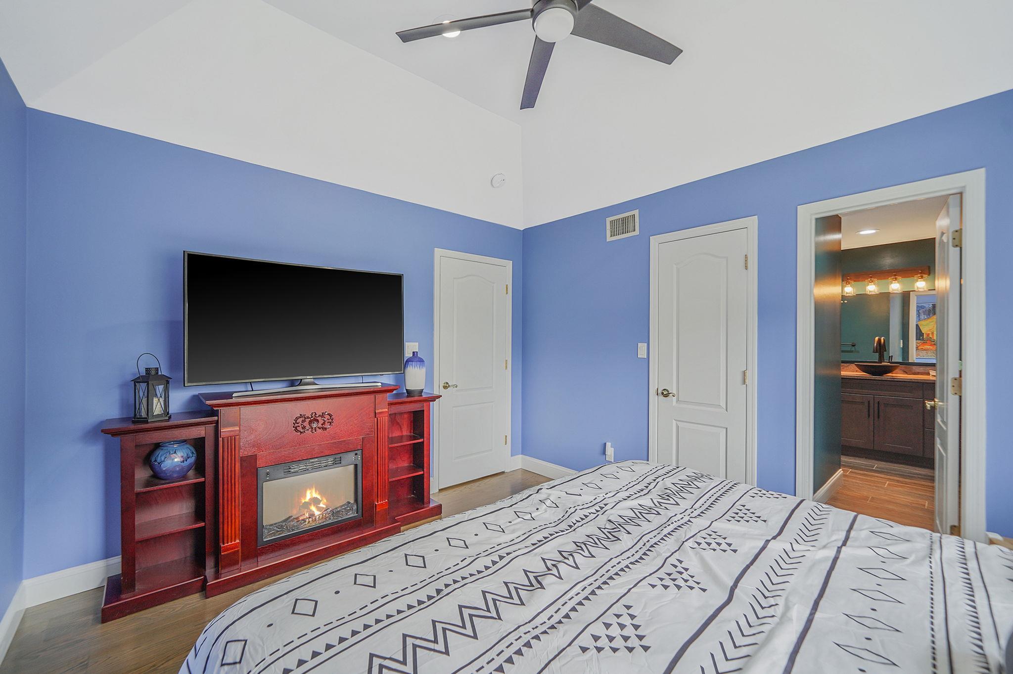 12 Griffen Court, Miller Place, NY 11764